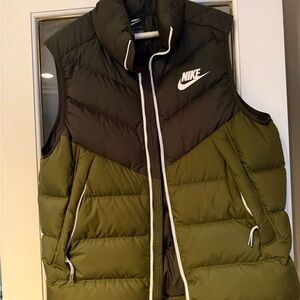 Men’s Nike Dark Green Puffer Vest *NEW* not sold anymore